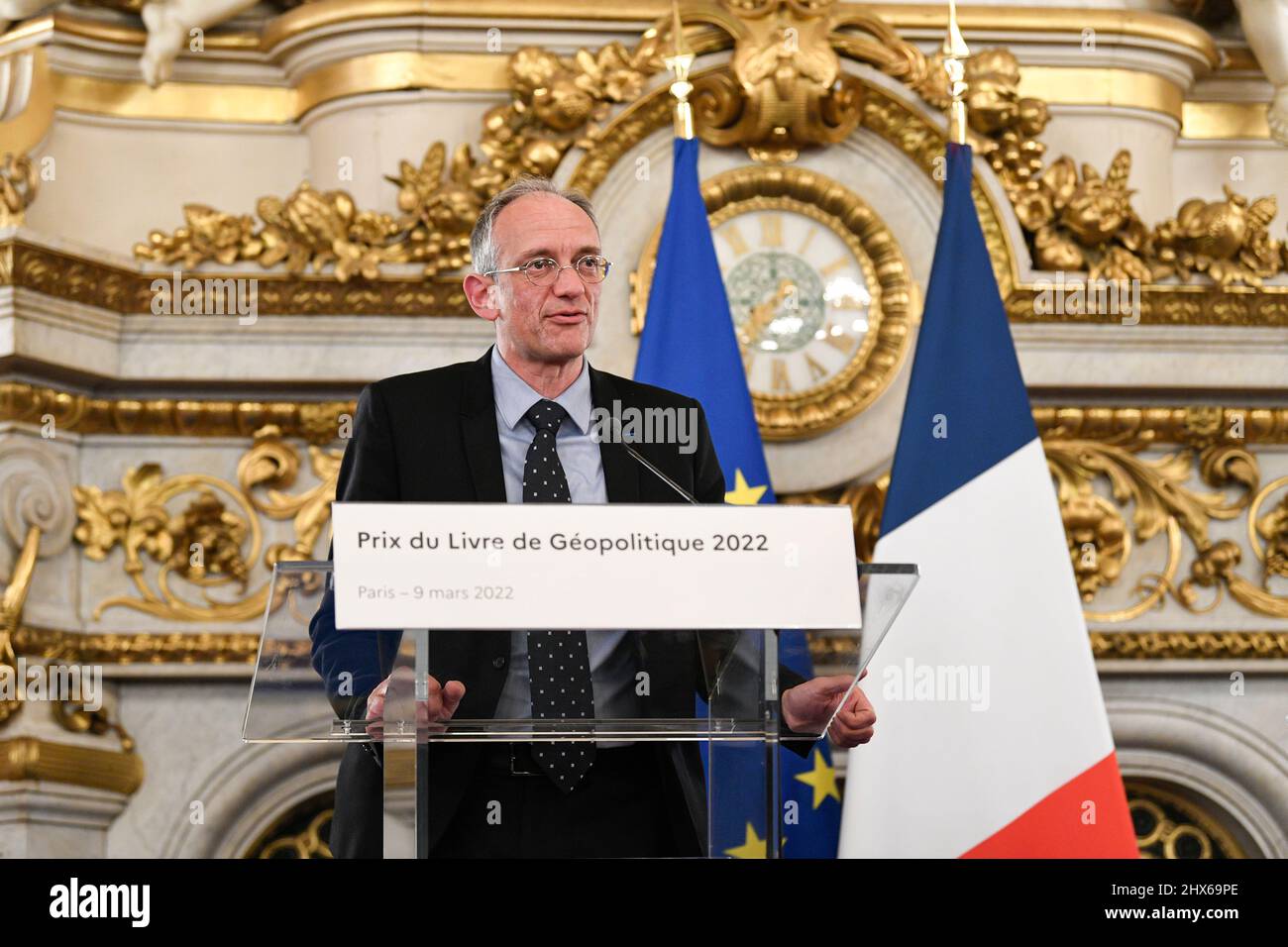 Paris, France. Le 9 mars 2022, l'écrivain français Frédéric Encel, lauréat du Prix du livre de géopolitique 2022 avec son livre "les voix de la puissance" prononcera un discours lors de la cérémonie du 9 mars 2022 au ministère de l'Europe et des Affaires étrangères à Paris, France. Crédit : Victor Joly/Alamy Live News Banque D'Images