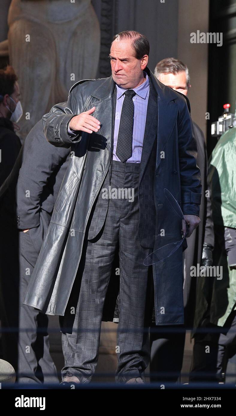 Photo du dossier datée du 13/10/20 de Colin Farrell pendant le tournage du Batman à Liverpool. Farrell doit reprendre son rôle de Penguin dans une nouvelle série télévisée spin-off. L'acteur jouera le rôle du méchant DC Comics dans la série limitée pour le service de streaming américain HBO Max. Date d'émission : jeudi 10 mars 2022. Banque D'Images