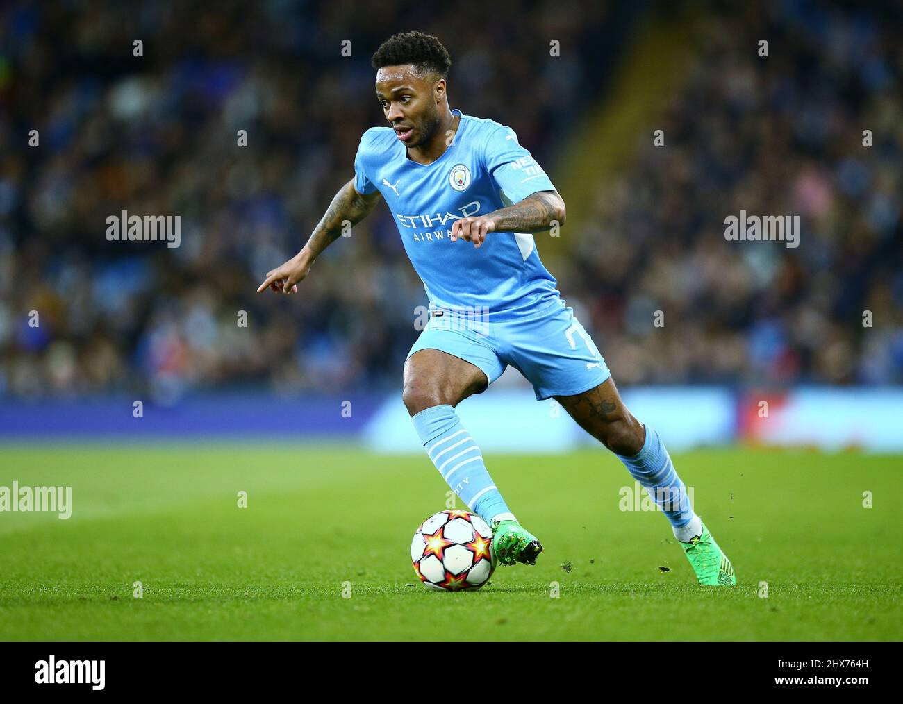 Manchester, Royaume-Uni. 09/03/2022, Raheem Sterling de Manchester City pendant le match de football Manchester City contre Sporting Lisbonne, UEFA Champions League, Round of 16, Leg 2 of 2, Etihad Stadium, Manchester, Royaume-Uni. 9th mars 2022. Crédit : Michael Zemanek/Alamy Live News Banque D'Images