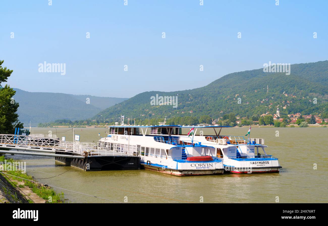 Le Danube près de Visegrad au coude du Danube. Europe, Europe de l'est, Hongrie Banque D'Images