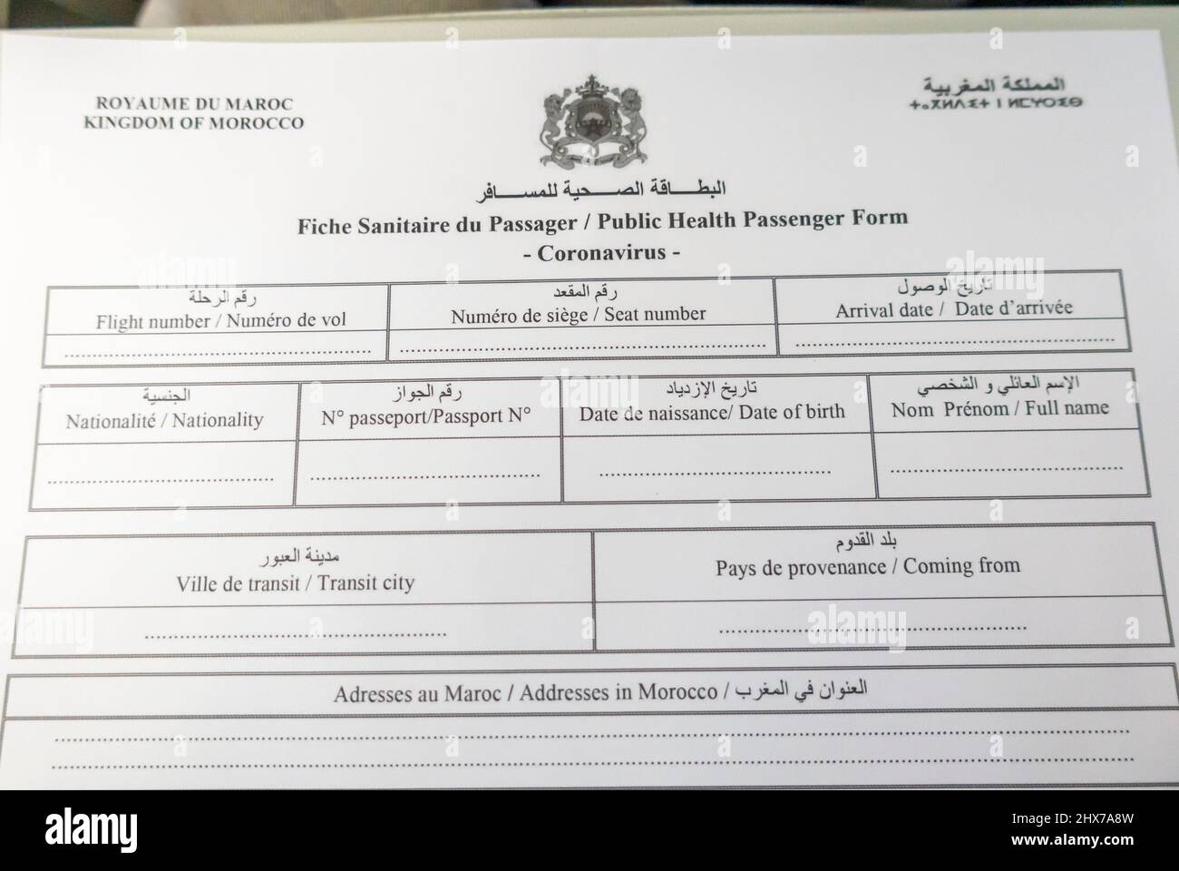 Formulaire passager de santé publique, règlement Covid-19, papier à remplir  à l'arrivée à l'aéroport Menara de Marrakech, Maroc, Afrique du Nord Photo  Stock - Alamy
