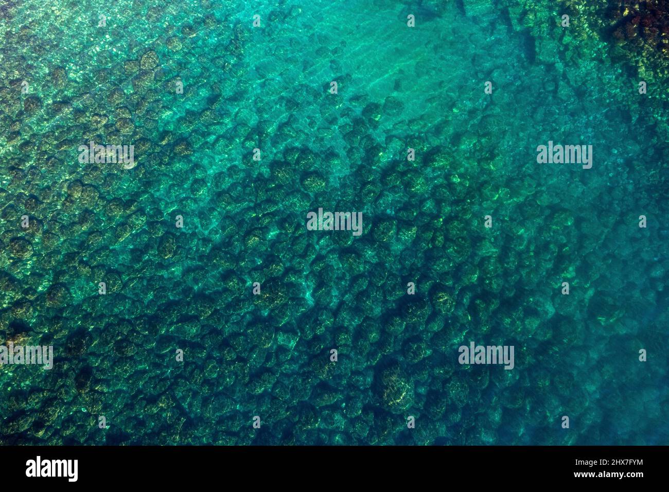 Photo aérienne avec drone de la splendide mer cristalline sicilienne. Italie Banque D'Images