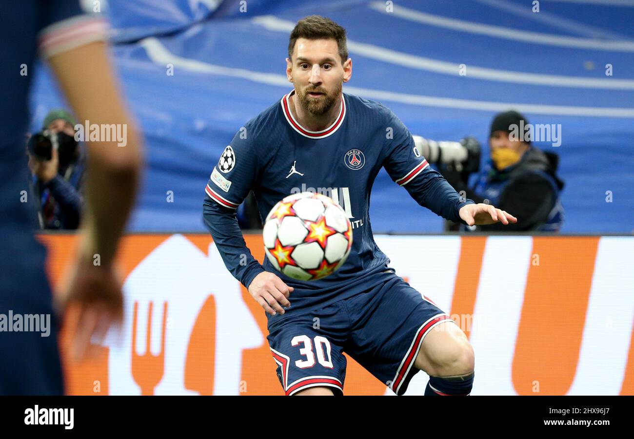 Karim Benzema of Real Madrid warms up before the UEFA Champions League,  Round of 16, 2nd leg football match between Real Madrid and Paris  Saint-Germain (PSG) on March 9, 2022 at Santiago