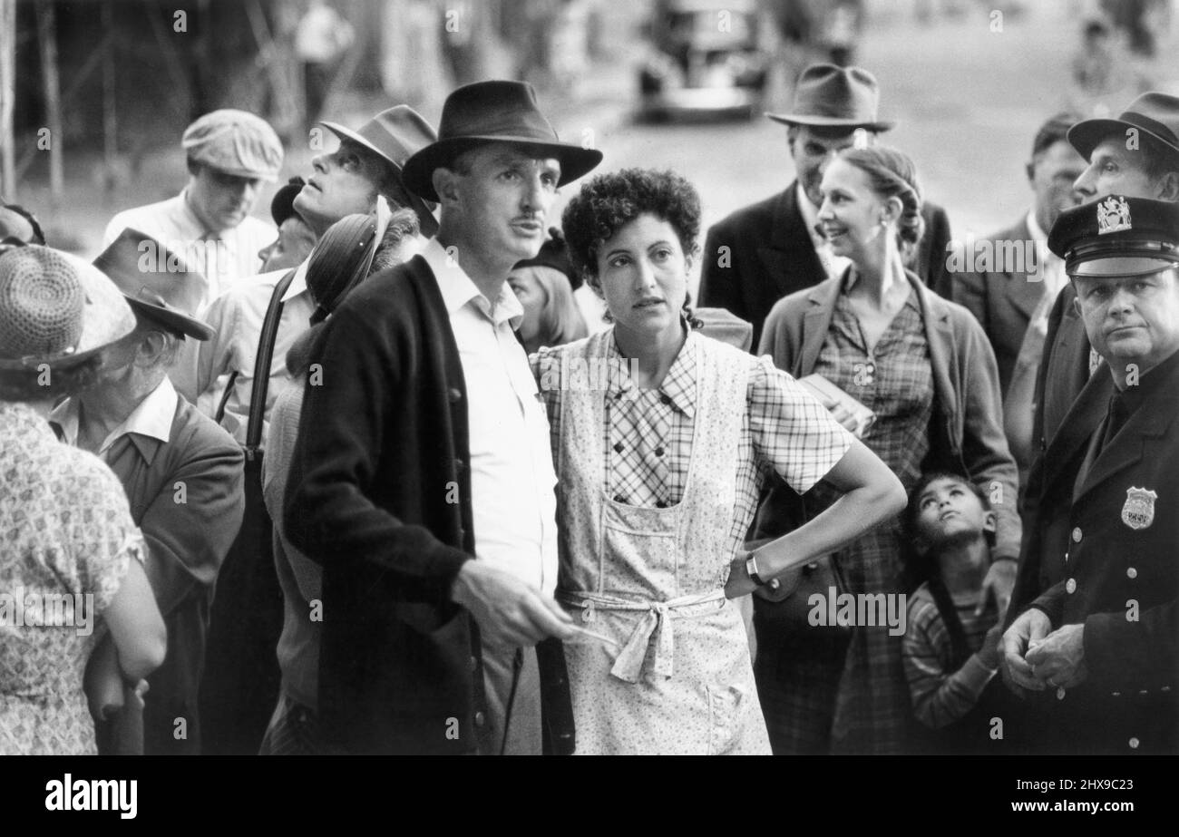 Michael Gross, Amy Aquino, sur le tournage du film, « Alan & Naomi », Triton Pictures, 1992 Banque D'Images