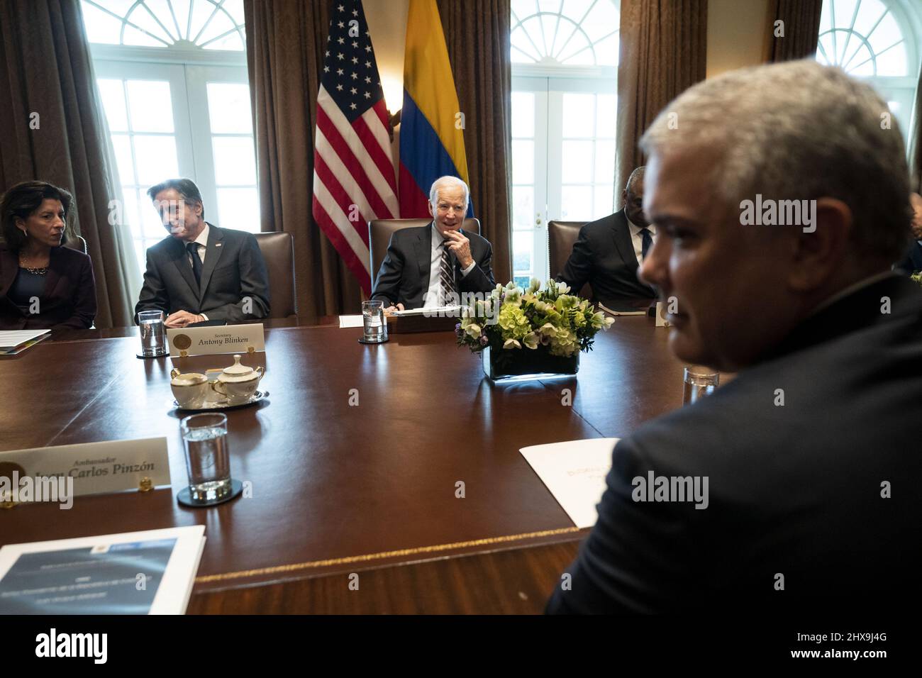 Washington DC, États-Unis. 10th mars 2022. Le Président Joe Biden rencontre le Président de la République de Colombie Iván Duque Márquez dans la salle du Cabinet de la Maison Blanche à Washington, DC, le jeudi 10 mars 2022. Photo de piscine par Doug Mills/UPI crédit: UPI/Alay Live News Banque D'Images