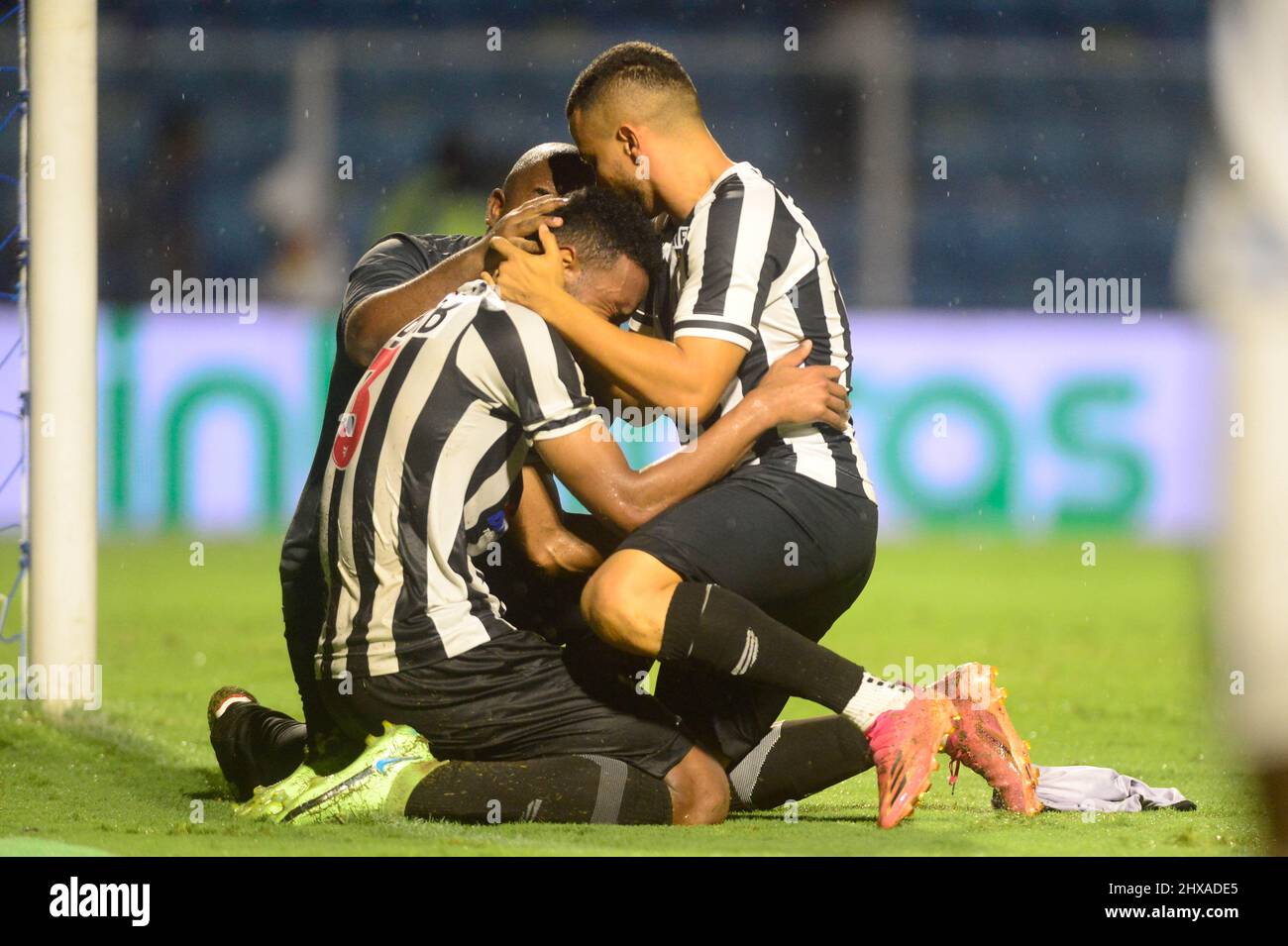 Florianópolis (SC), 10/03/2022 - Futebol / Copa do Brasil - Jogadores do Ceilândia comemoram a vitória da partida entre Avaí X Ceilândia válida pela s. Banque D'Images