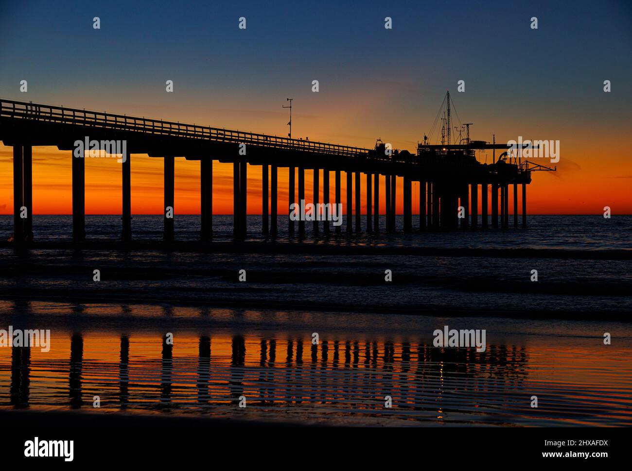 La JOLLA, CALIFORNIE. 9 février 2021. Scripps Pier au coucher du soleil. Photo : Mark Johnson/Ironstring Banque D'Images