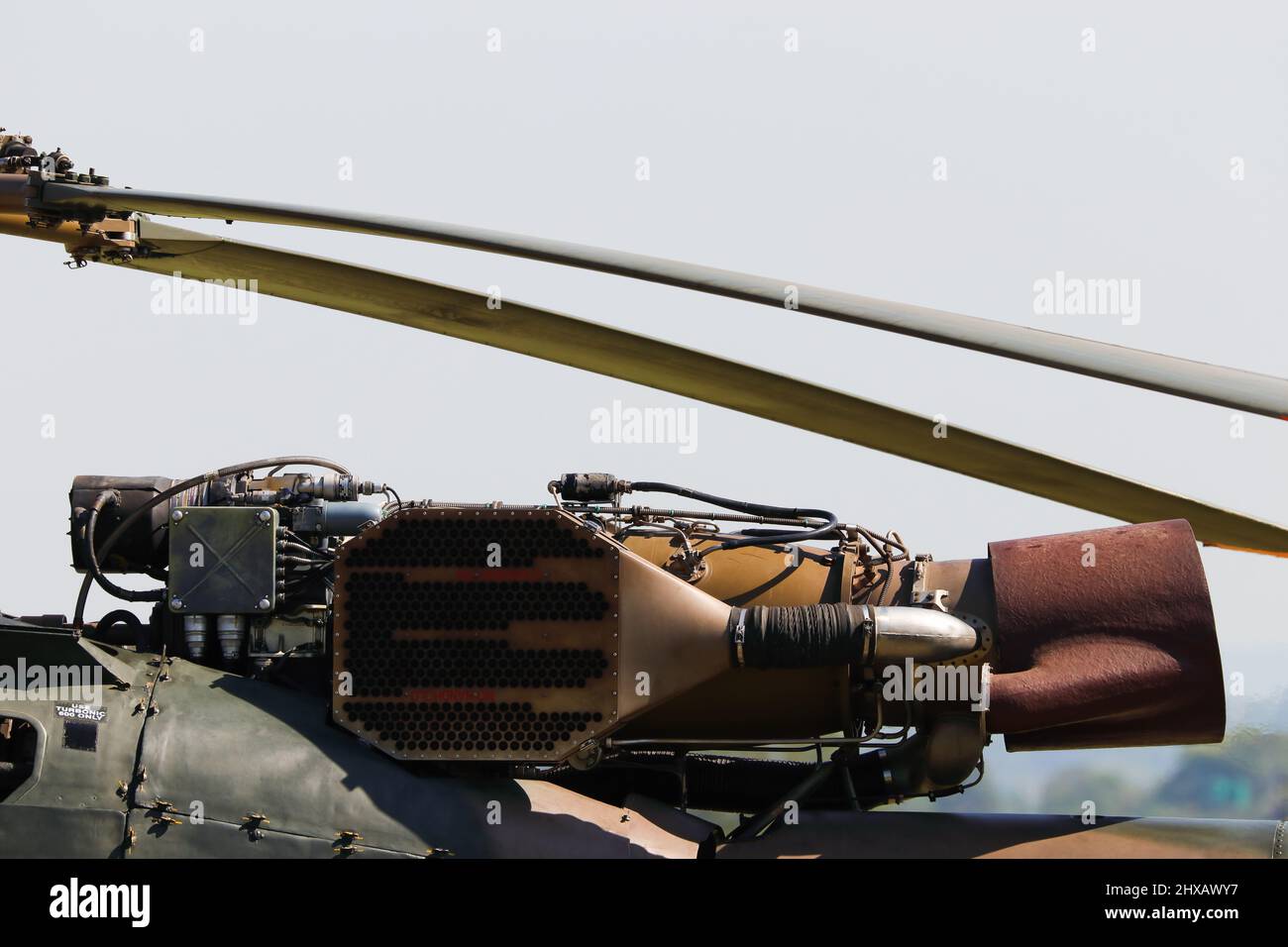 Gros plan du moteur d'hélicoptère Alouette III avec lames Banque D'Images