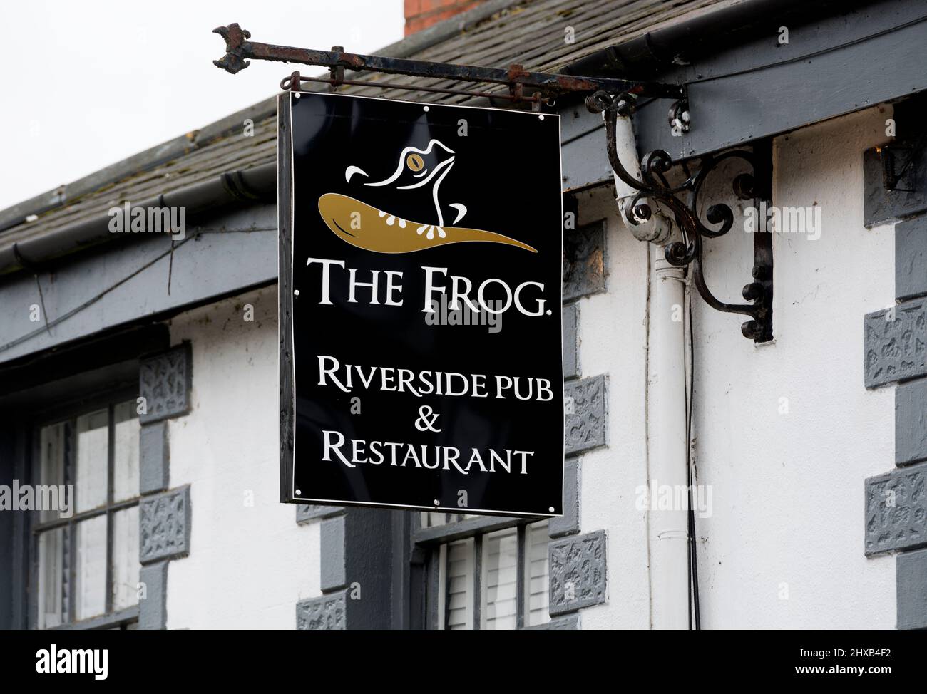 The Frog pub and restaurant Sign, Bidford-on-Avon, Warwickshire, Angleterre, Royaume-Uni Banque D'Images