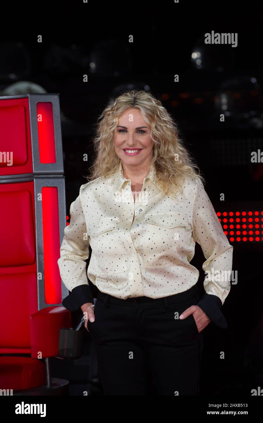 25 novembre 2021 Milan. Photocall dans les studios de télévision de la RAI du programme 'The Voice Senior'. Photo : Antonella Clerici Banque D'Images