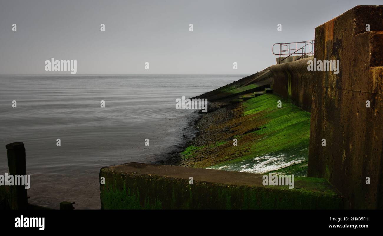 mur de mer sur l'île de grain Banque D'Images