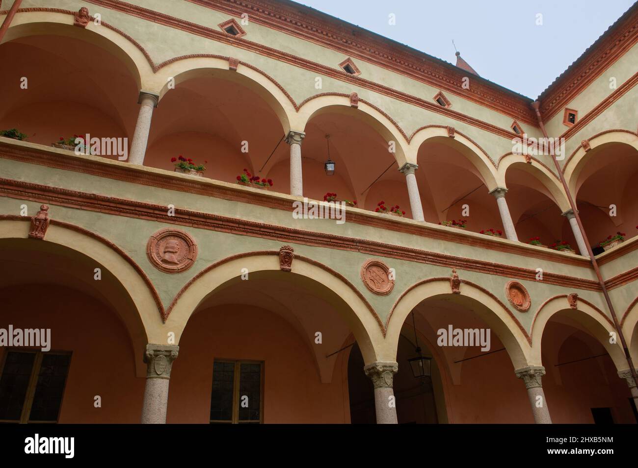 Europe, Italie, Piacenza - région Émilie-Romagne.Le château de Rivalta avec les murs fortifiés Banque D'Images