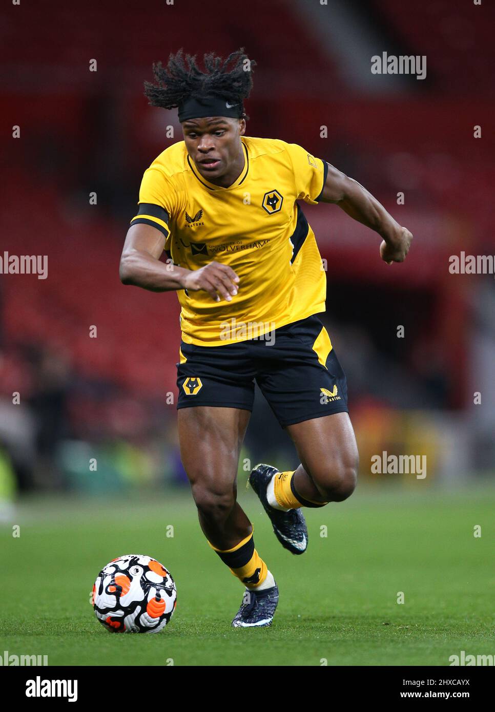 Dexter Lembikisa de Wolverhampton Wanderers lors du match semi-final de la coupe de la jeunesse FA à Old Trafford, Manchester. Date de la photo: Mercredi 9 mars 2022. Banque D'Images