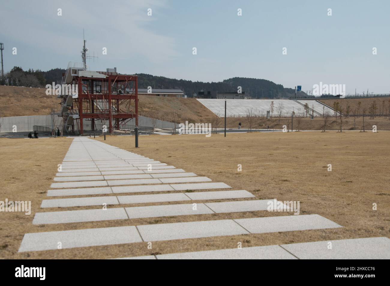 Minamisanriku, Japon. 11th mars 2022. Le squelette de l'ancien bâtiment gouvernemental de Minamisanriku, endommagé par le tsunami, est visible dans le parc commémoratif de rétablissement du tremblement de terre de la ville de Minamisanriku, dans la préfecture de Miyagi, au Japon, le 11 mars 2022. Photo par Keizo Mori/UPI crédit: UPI/Alay Live News Banque D'Images