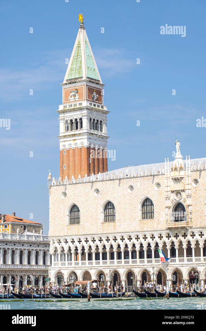 Campanile de San Marco et Palazzo Ducale, Venise Banque D'Images