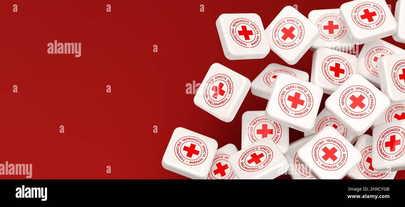 Guilherand-Granges, France - 21 février 2022. Cubes avec logo de la Croix-Rouge ukrainienne. Association humanitaire et caritative à but non lucratif de l'Ukraine. Banque D'Images
