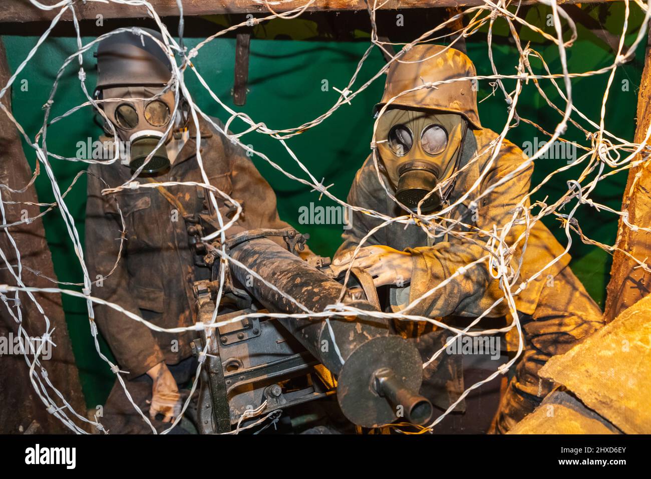 Angleterre, Dorset, Bovington Camp, le Tank Museum, exposition des soldats allemands de la première Guerre mondiale et mitrailleuse Banque D'Images