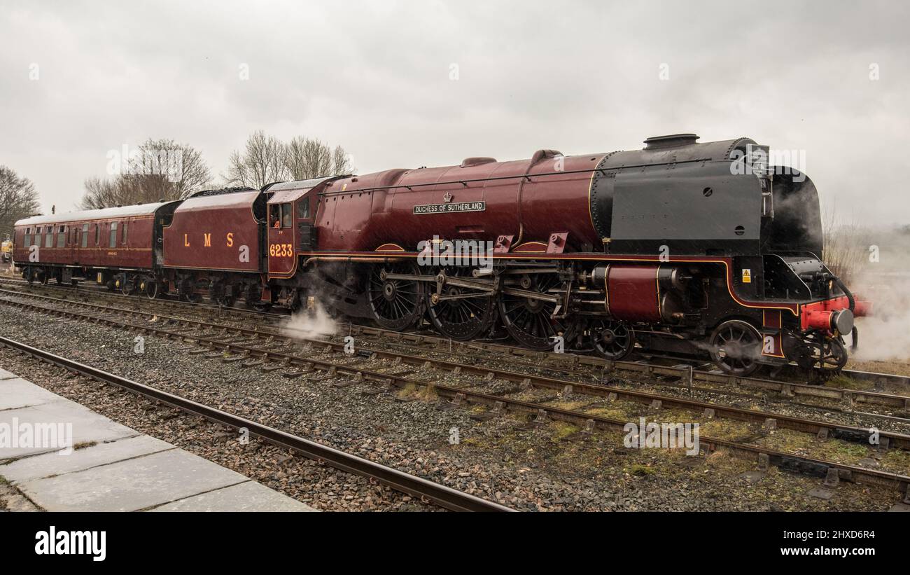 Ven 11th Mar 2022 mouvement de moteur léger Duchesse de Sutherland Tyseley Steam Trust --Helllifield Goods Loop. LMS Loco 6233, avant un voyage à Carlisle Banque D'Images