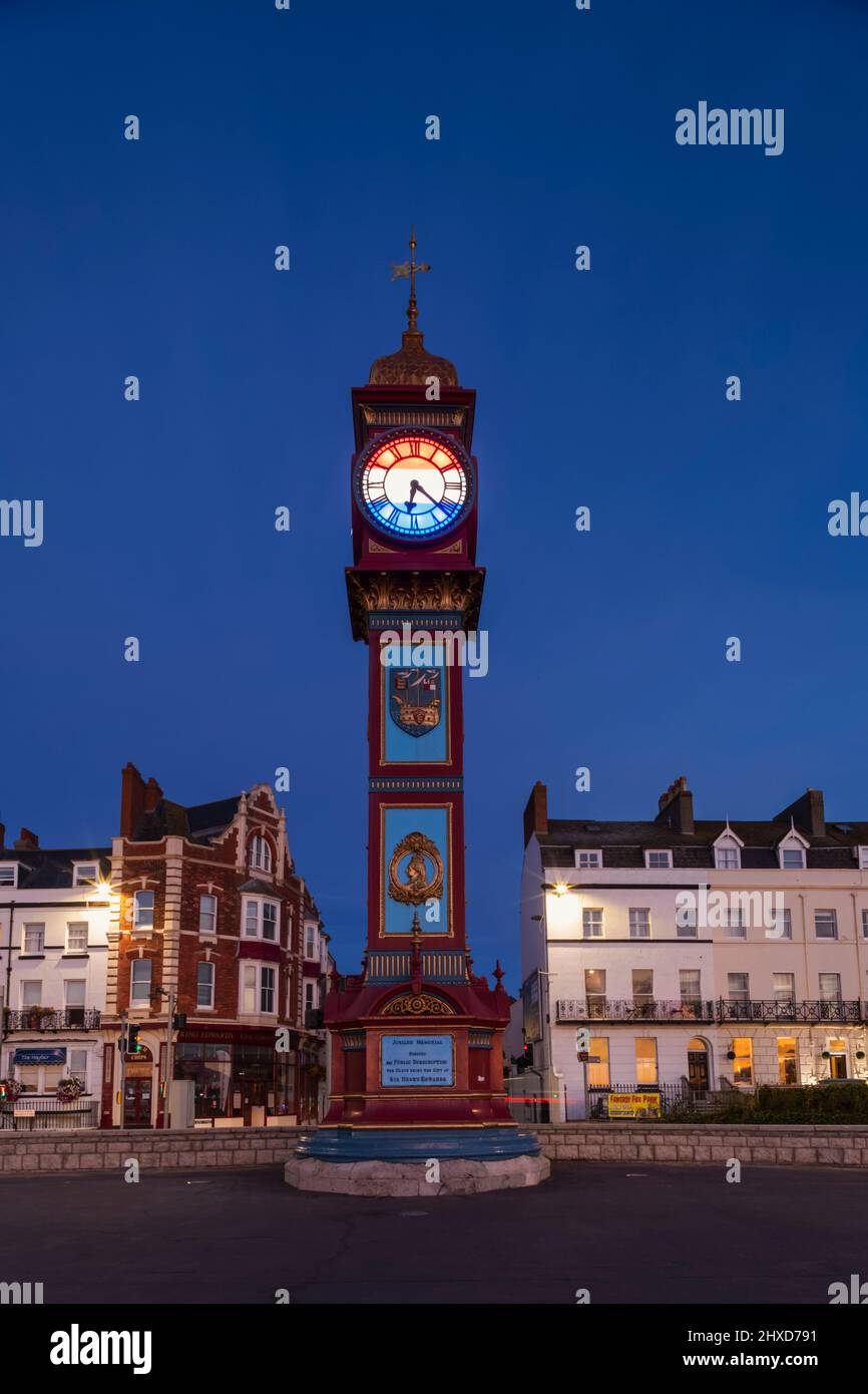 Angleterre, Dorset, Weymouth, l'Esplanade de Weymouth, la Tour de l'horloge jubilaire érigée en 1888 pour commémorer le Jubilé d'or de la reine Victoria Banque D'Images