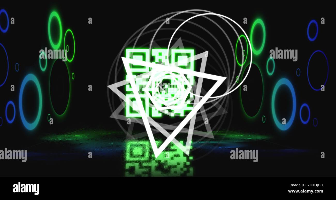 Image d'un code qr lumineux sur des formes géométriques au néon Banque D'Images