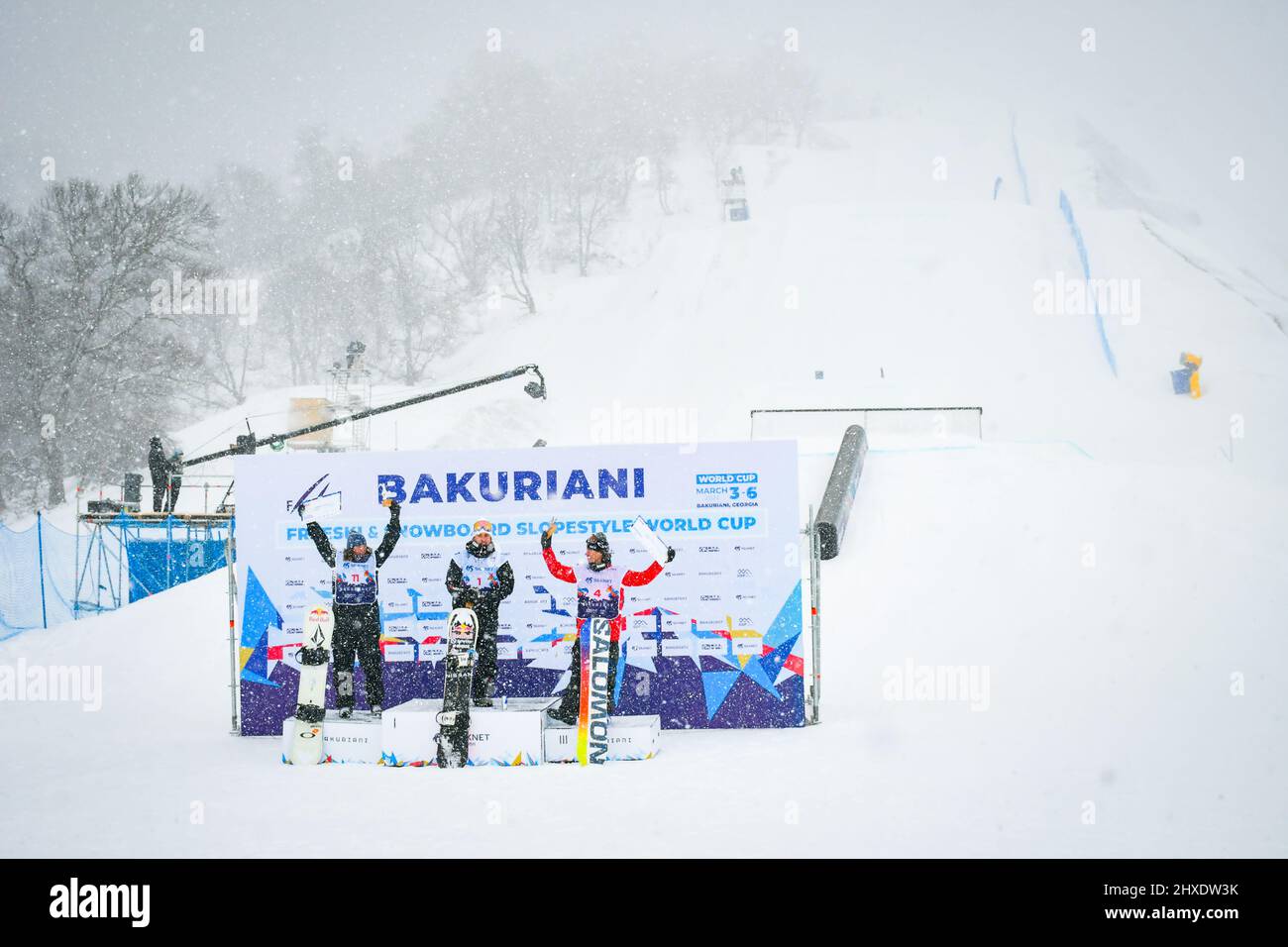 Bakuriani, Géorgie - 6th mars : les gagnants sur le podium célèbrent la compétition mondiale de ski acrobatique FIS Banque D'Images