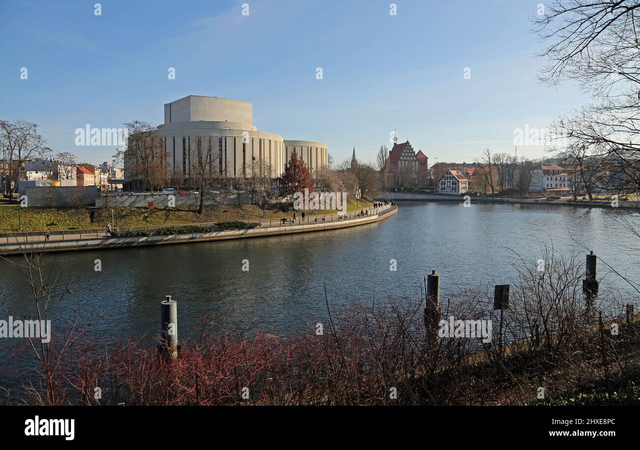 Paysage sur la rivière Brda - Opera Nova - Bydgoszcz, Pologne Banque D'Images