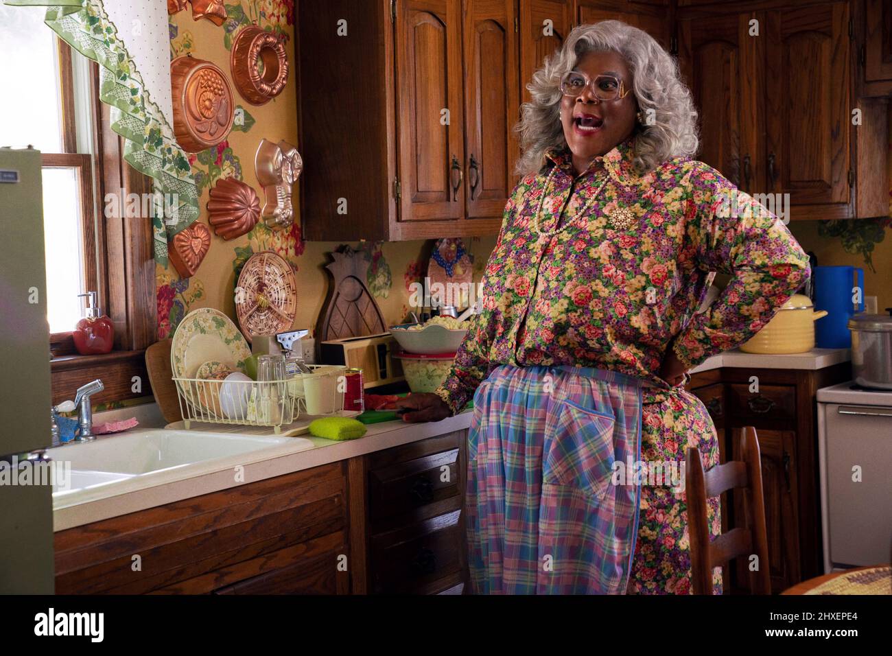 TYLER PERRY dans Une maison MADEA (2022), dirigé par TYLER PERRY. Crédit : The Tyler Perry Company / Album Banque D'Images TYLER PERRY dans Une maison MADEA (2022), dirigé par TYLER PERRY. Crédit : The Tyler Perry Company / Album Banque D'Images