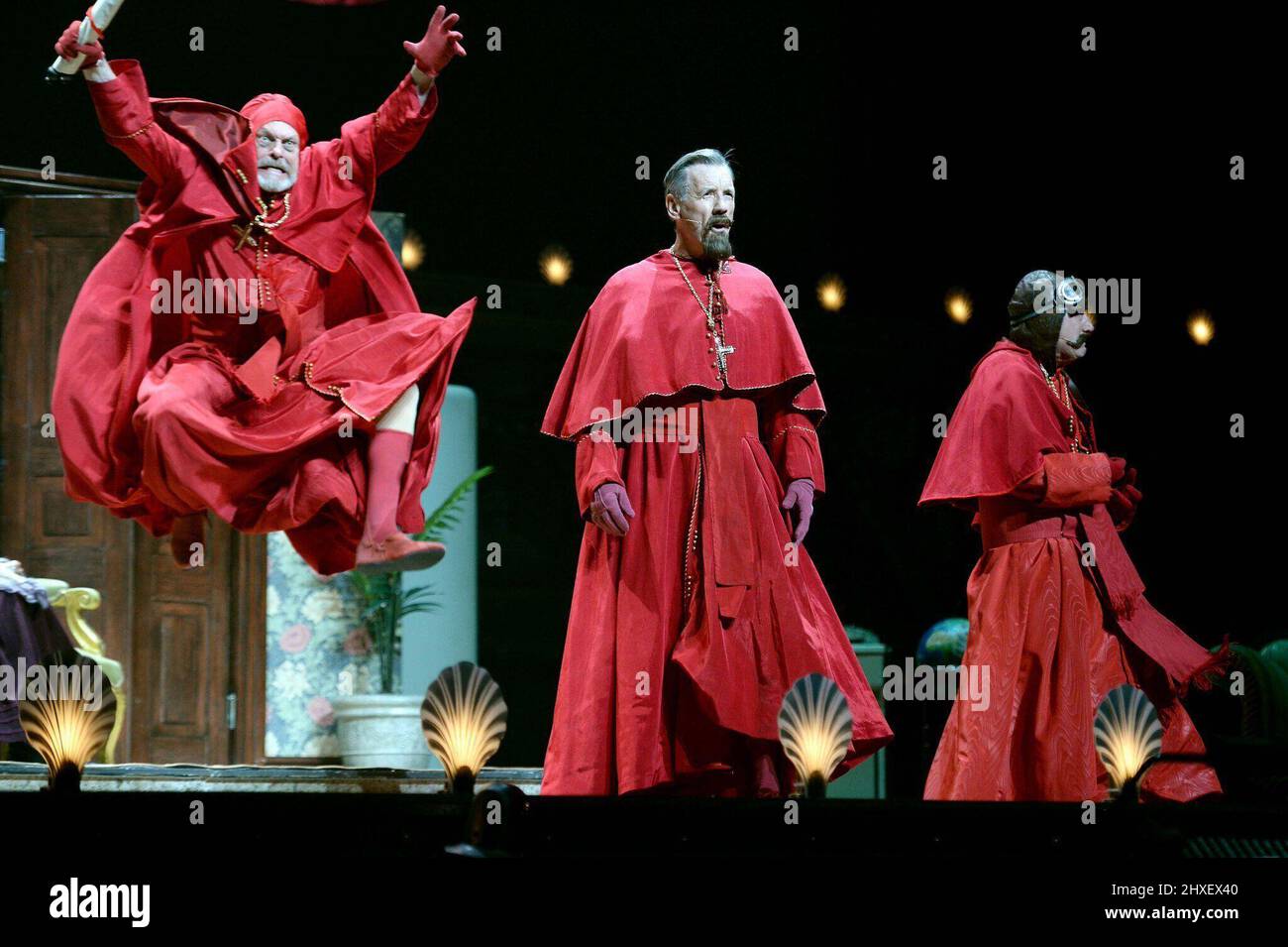 MICHAEL PALIN, TERRY GILLIAM et TERRY JONES dans MONTY PYTHON LIVE (2014), réalisé par ERIC IDLE. Banque D'Images