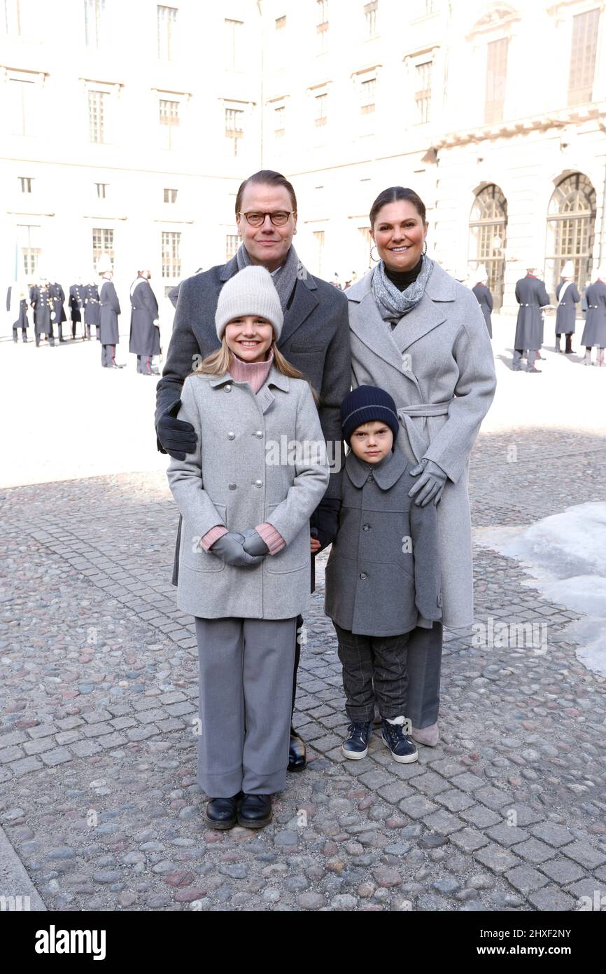 STOCKHOLM 20220312 Prince Daniel, Princesse héritière Victoria, Princesse Estelle et Prince Oscar lors de la célébration de la fête du nom au Château de Stockholm. Photo : Johan Jeppsson / TT code 10730 Banque D'Images