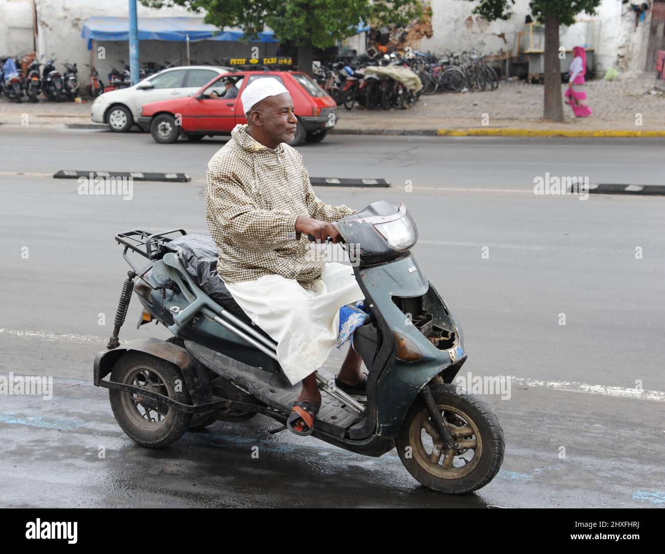 Homme à moto, Casablanca, Maroc Photo Stock - Alamy