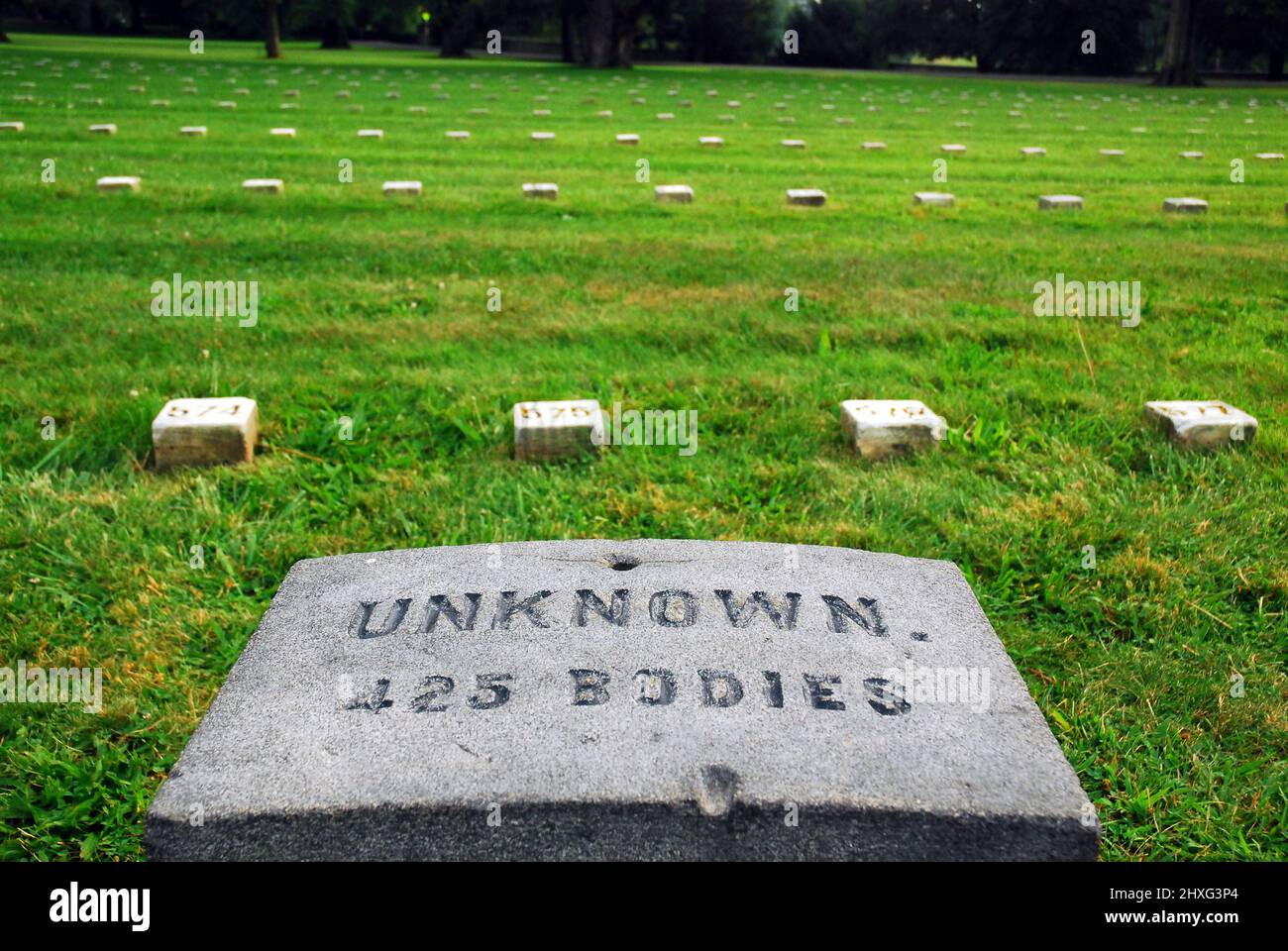 Des centaines de corps non identifiés se trouvent dans un cimetière de masse, tué en action à Gettysburg pendant la guerre civile américaine Banque D'Images