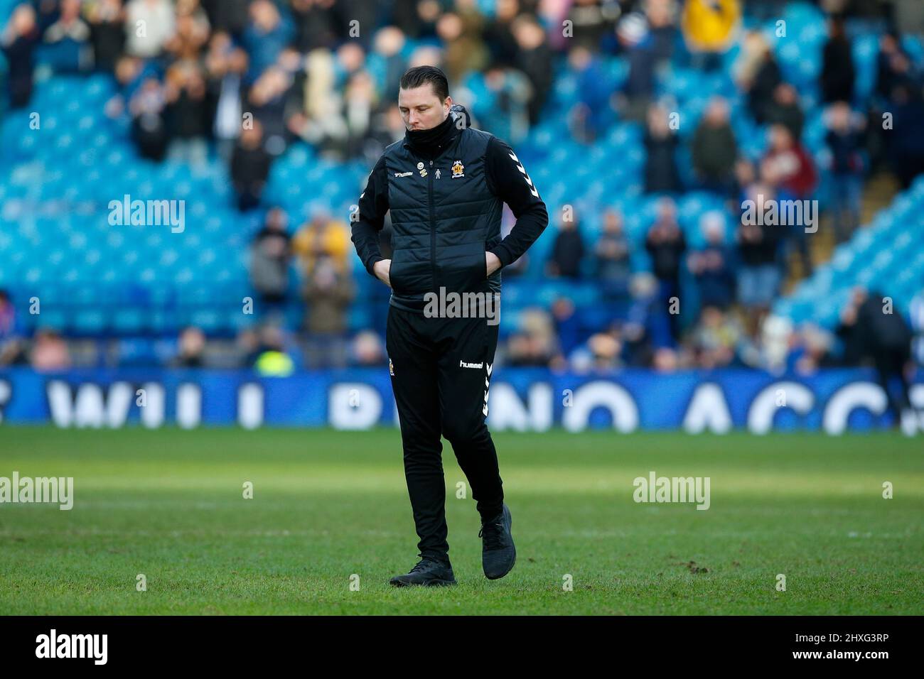 Mark Bonner, directeur de Cambridge United, semble abattu après le match Banque D'Images