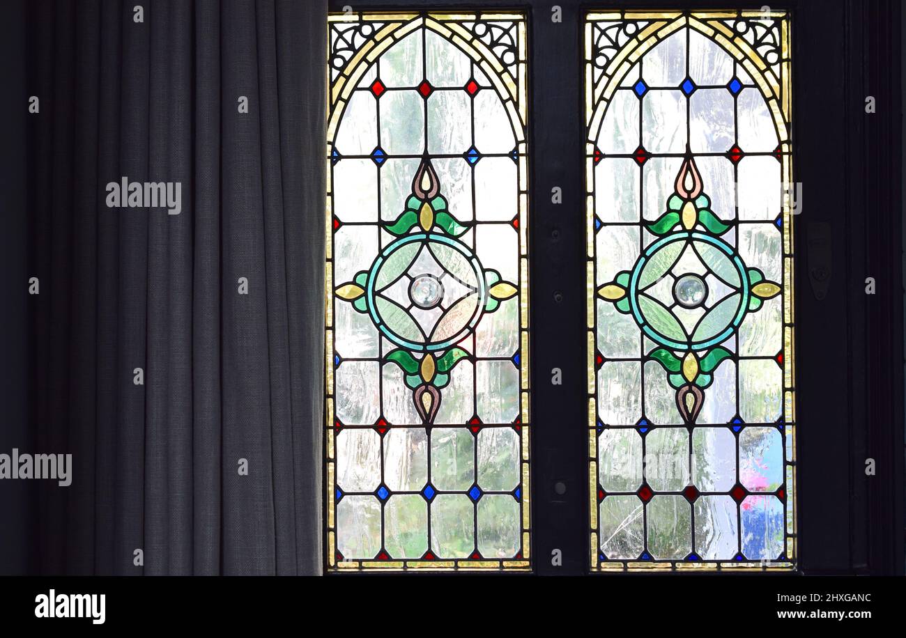 Porte décorative en verre teinté. Banque D'Images