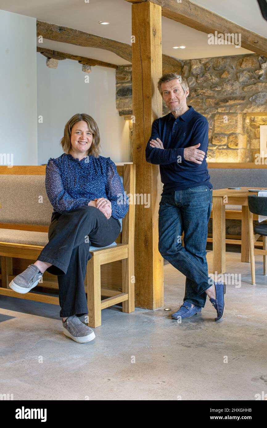 Le chef Michael Wignall et sa femme Johanna sont les propriétaires de l'Ange à Hetton dans le Yorkshire, au Royaume-Uni. Banque D'Images