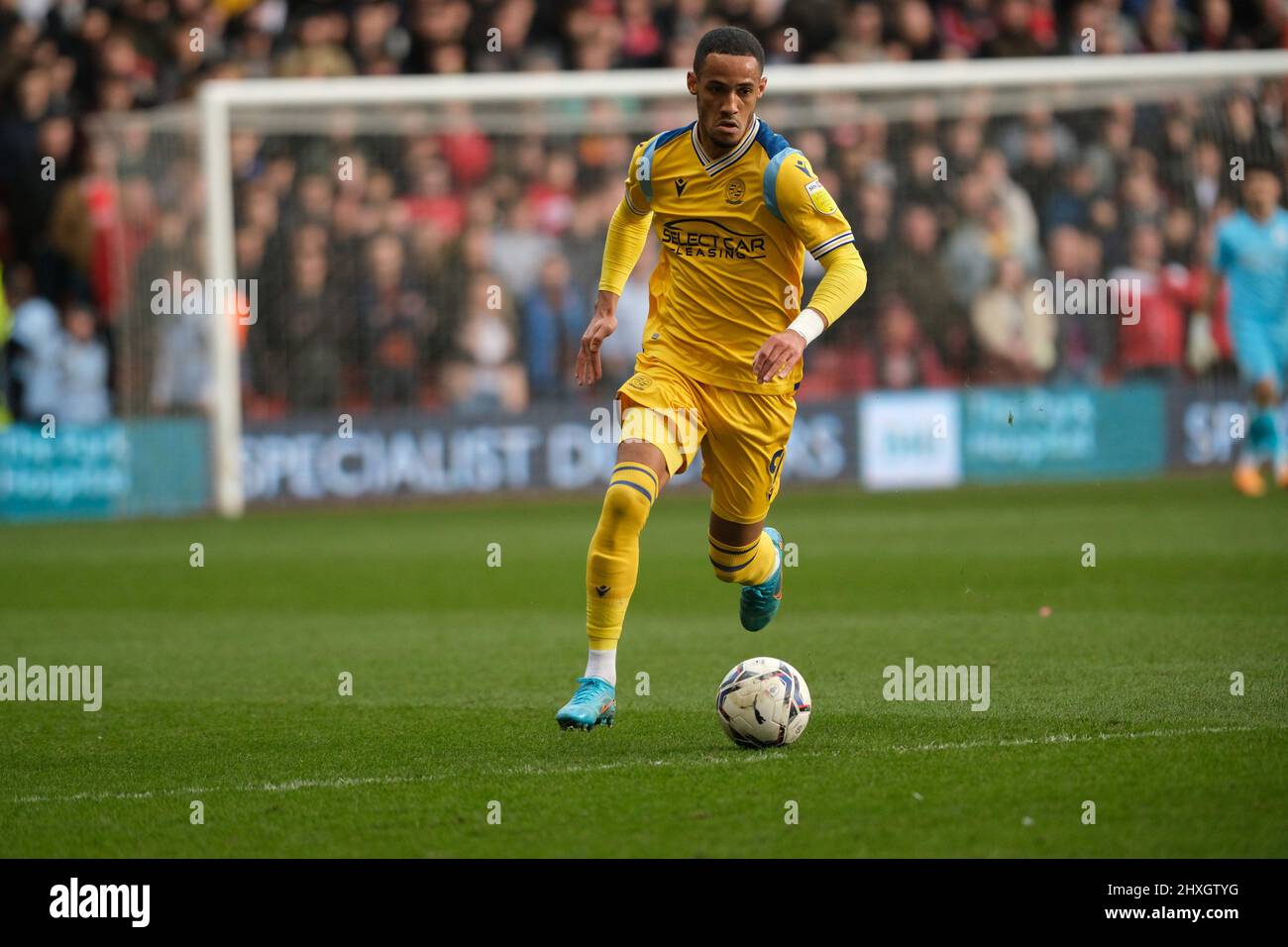 Nottingham, Royaume-Uni. 12th mars 2022. Tom Ince ( 9 Reading ) courir avec le ballon pendant le jeu de Champioinship de l'EFL entre la forêt de Nottingham et la lecture à City Ground à Nottingham, Angleterre Paul Bisser/SPP crédit: SPP Sport Press photo. /Alamy Live News Banque D'Images
