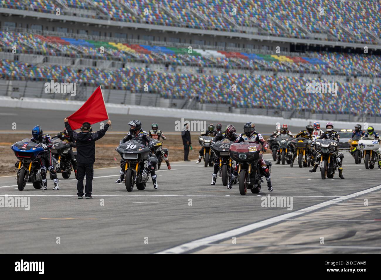 Daytona Beach, Floride, États-Unis. 12th mars 2022. 10 Travis Wyman, 1 Kyle Wyman, 29 Tyler O'Hara traverse la piste pendant la Mission King of the Baggers au circuit international de Daytona Beach, en Floride. 2022, MotoAmerica, stade de l'AMA Superbike et de la série de courses automobiles sur route la plus importante d'Amérique du Nord. Credit: Yaroslav Sabitov/Oui Market Media/Alamy Live News Banque D'Images