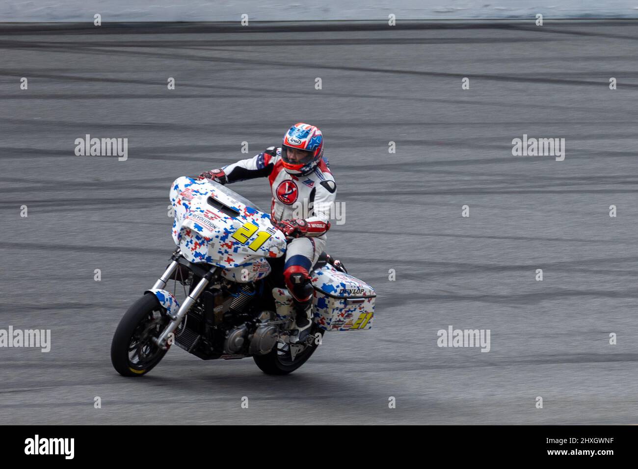 Daytona Beach, Floride, États-Unis. 12th mars 2022. 21 Zack Nation passe par la piste pendant la Mission King of the Baggers au Daytona International Speedway à Daytona Beach, FL. 2022, MotoAmerica, stade de l'AMA Superbike et de la série de courses automobiles sur route la plus importante d'Amérique du Nord. Credit: Yaroslav Sabitov/Oui Market Media/Alamy Live News Banque D'Images