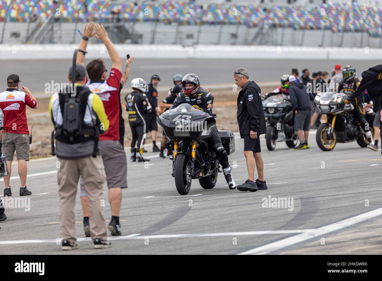 Daytona Beach, Floride, États-Unis. 12th mars 2022. 43 James Rispoli traverse la piste pendant la mission King of the Baggers au circuit international de Daytona Beach, en Floride. 2022, MotoAmerica, stade de l'AMA Superbike et de la série de courses automobiles sur route la plus importante d'Amérique du Nord. Credit: Yaroslav Sabitov/Oui Market Media/Alamy Live News Banque D'Images
