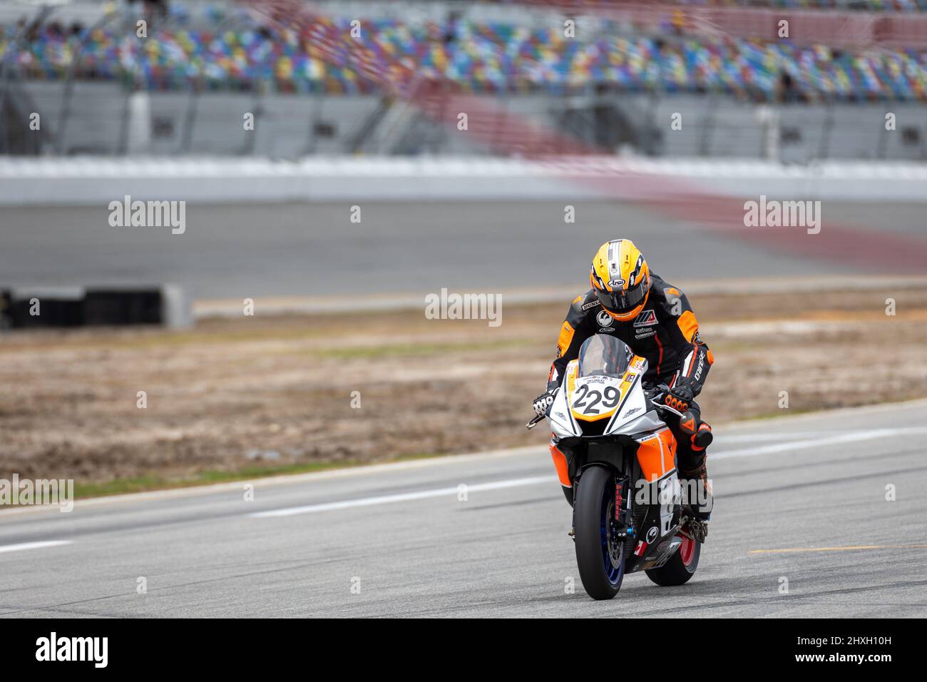 Daytona Beach, Floride, États-Unis. 12th mars 2022. 229 Darren James passe par la piste pendant le Daytona 200 au Daytona International Speedway à Daytona Beach, FL. 2022, MotoAmerica, stade de l'AMA Superbike et de la série de courses automobiles sur route la plus importante d'Amérique du Nord. Credit: Yaroslav Sabitov/Oui Market Media/Alamy Live News Banque D'Images