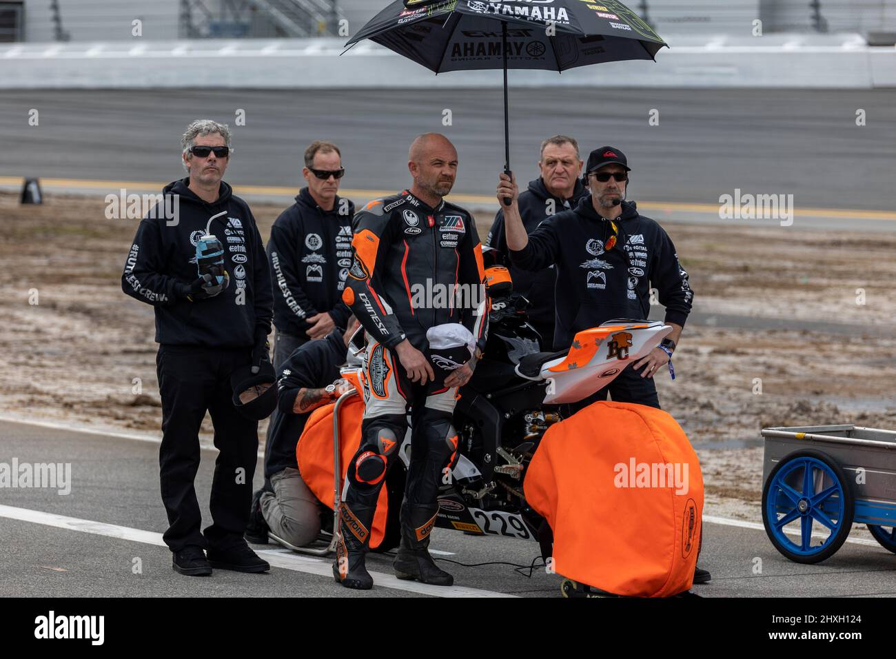Daytona Beach, Floride, États-Unis. 12th mars 2022. 229 Darren James passe par la piste pendant le Daytona 200 au Daytona International Speedway à Daytona Beach, FL. 2022, MotoAmerica, stade de l'AMA Superbike et de la série de courses automobiles sur route la plus importante d'Amérique du Nord. Credit: Yaroslav Sabitov/Oui Market Media/Alamy Live News Banque D'Images