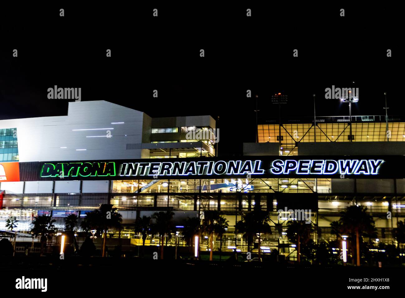 Daytona Beach, Floride, États-Unis. 12th mars 2022. Daytona 200 au Daytona International Speedway Stadium de nuit à Daytona Beach, FL. Banque D'Images