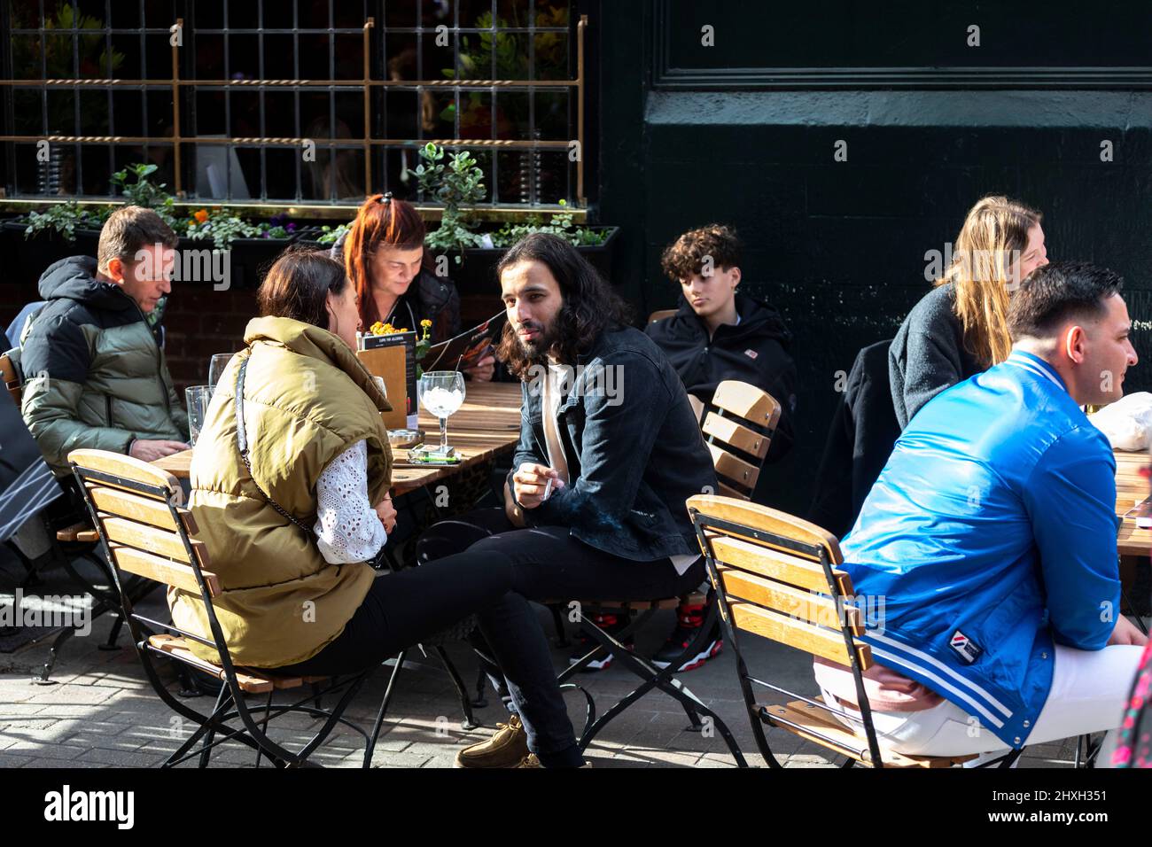 La vie quotidienne des gens à Londres comme les restrictions COVID ont été levées. Copyright Belinda Jiao jiao.bilin@gmail.com 07598931257 https://www.belindajiao.co Banque D'Images