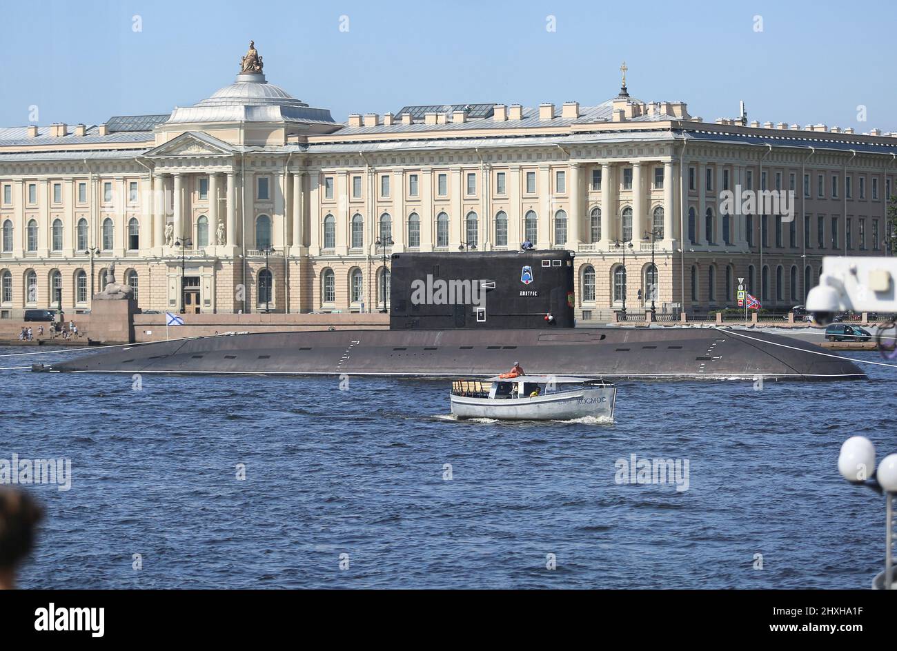 Sous-marin d'attaque de la marine russe RFS Dmitrov (B-806), projet 877-EKM, classe kilo améliorée et Musée de la recherche scientifique de l'Académie russe des Arts Banque D'Images