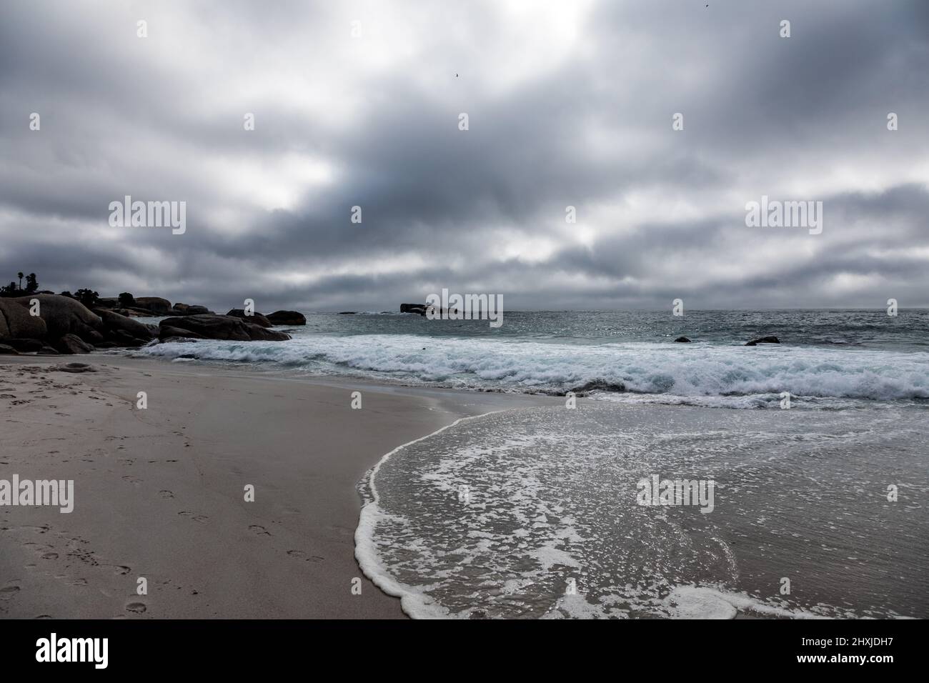 Météo orageux à Clifton Beach Cape Town Afrique du Sud Photo Stock - Alamy