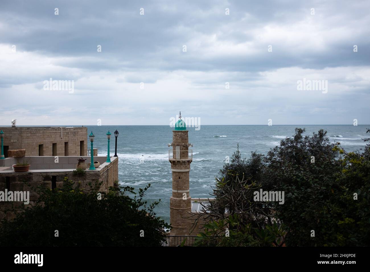 Minaret de la mosquée Al-Bahr dans la vieille ville de Jaffa à tel Aviv Banque D'Images