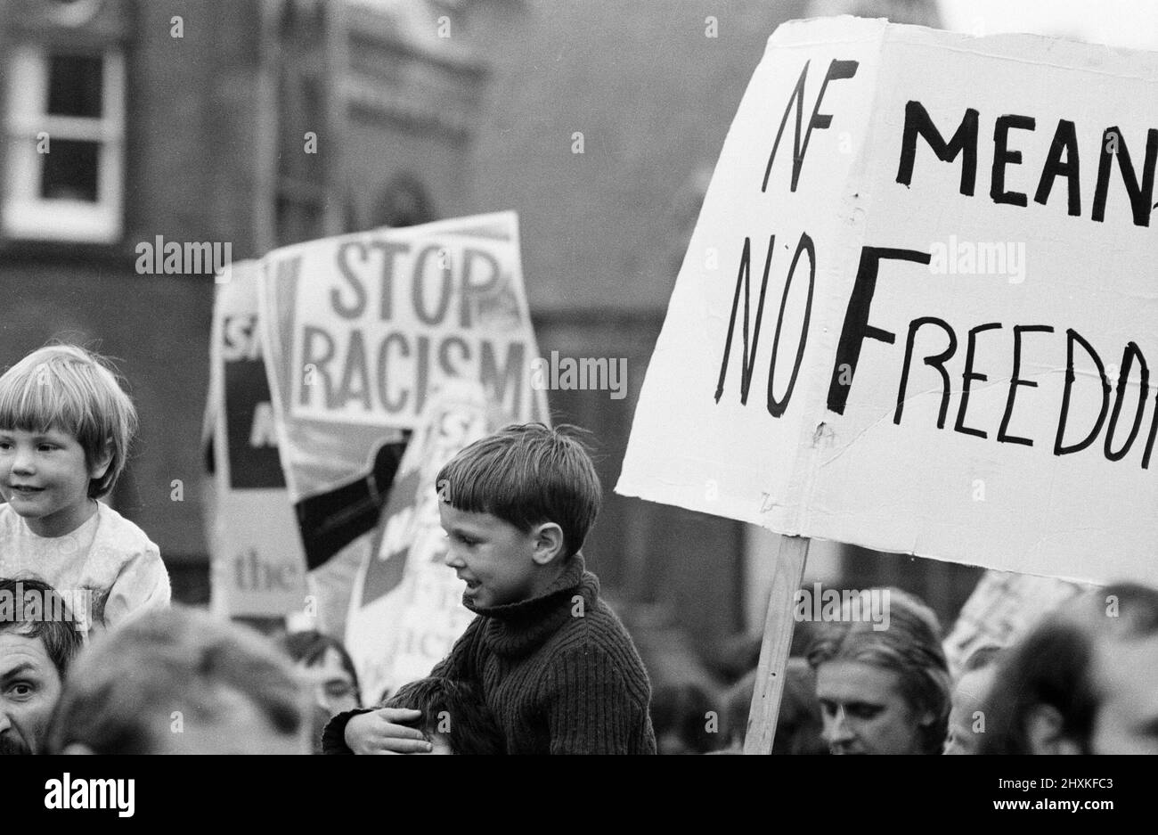 Bataille de Lewisham, sud de Londres, samedi 13th août 1977. Le rassemblement du Front national de New Cross à Lewisham est perturbé par des contre-manifestations et conduit à des affrontements violents avec les policiers et les manifestants anti-racisme. Banque D'Images
