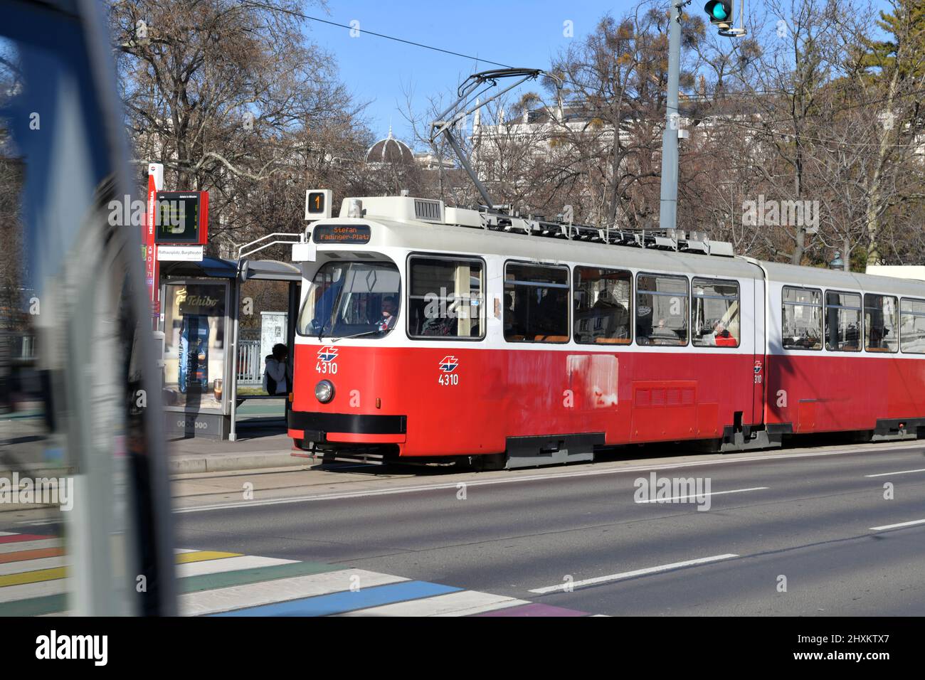 Eine Straßenbahn à Wien, Österreich, Europa - Un tramway à Vienne, Autriche, Europe; Banque D'Images