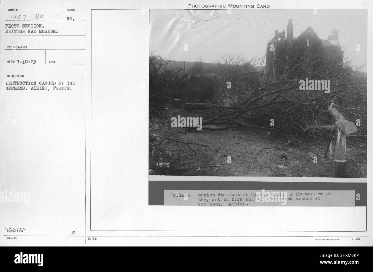 Destruction causée par les Allemands. Athies, France. Collection de photographies de la première Guerre mondiale, 1914-1918 qui décrivent les activités militaires des forces armées et du personnel britanniques et d'autres nations pendant la première Guerre mondiale Banque D'Images