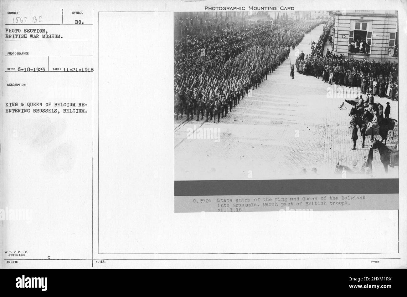 Le roi et la reine de Belgique entrent à Bruxelles, en Belgique. 11-21-1918. Collection de photographies de la première Guerre mondiale, 1914-1918 qui décrivent les activités militaires des forces armées et du personnel britanniques et d'autres nations pendant la première Guerre mondiale Banque D'Images