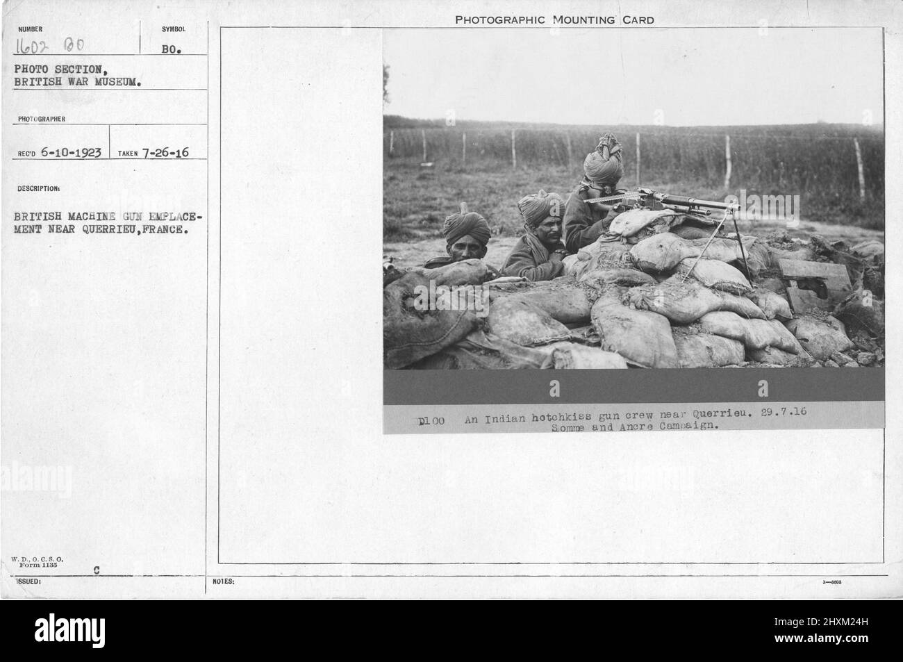 Placement de mitrailleuses britanniques près de Querrieu, France. 7-26-1916. Collection de photographies de la première Guerre mondiale, 1914-1918 qui décrivent les activités militaires des forces armées et du personnel britanniques et d'autres nations pendant la première Guerre mondiale Banque D'Images
